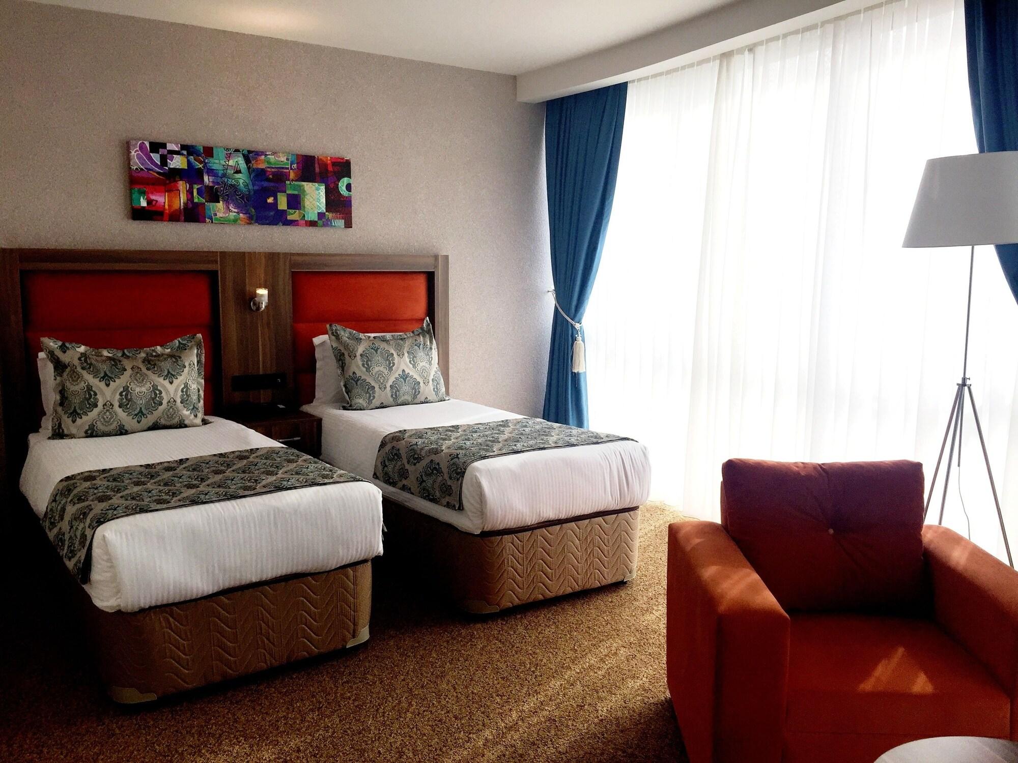 Sky Tower Hotel Batumi Zewnętrze zdjęcie A room at the hotel