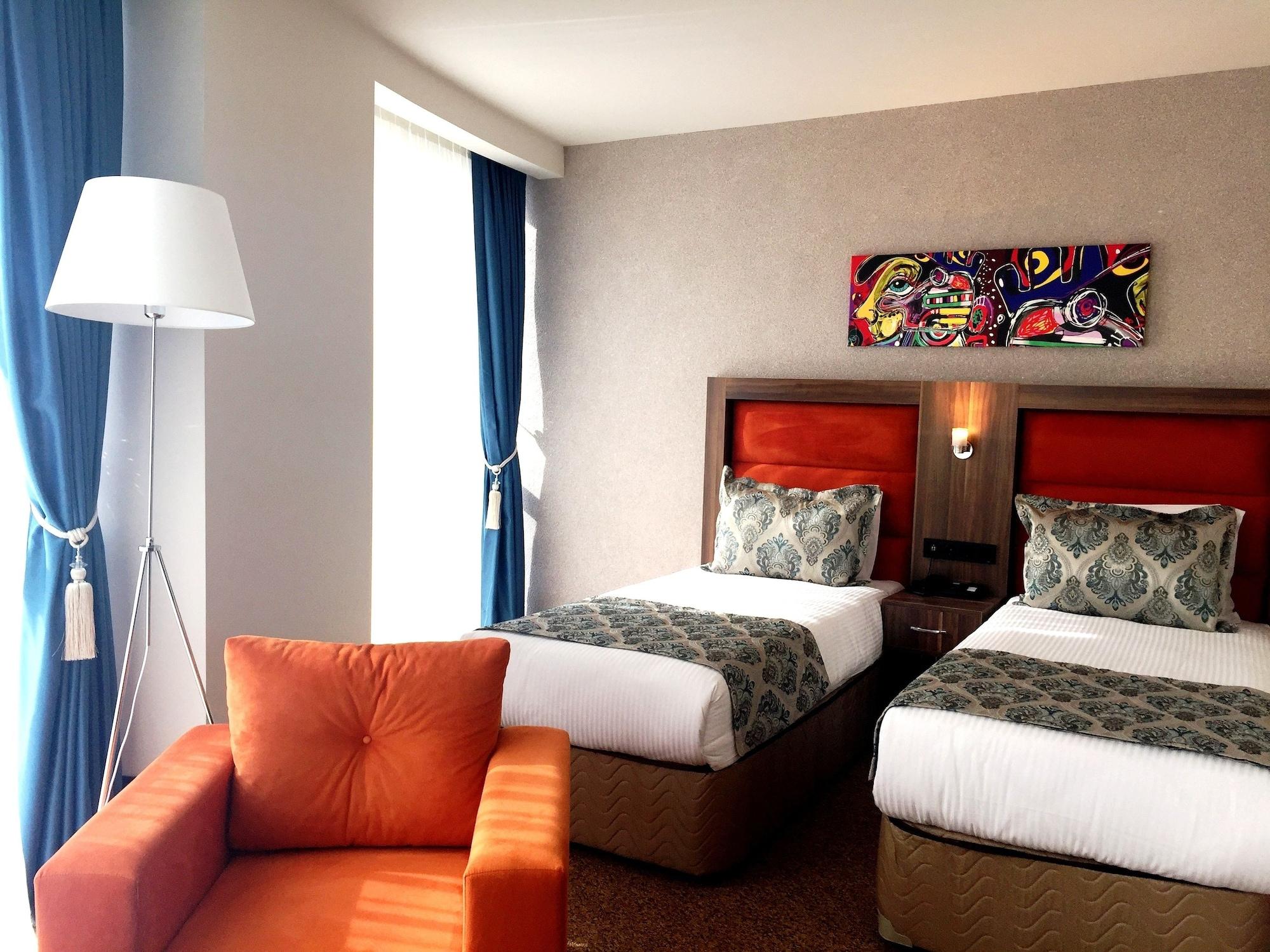 Sky Tower Hotel Batumi Zewnętrze zdjęcie A room at the hotel