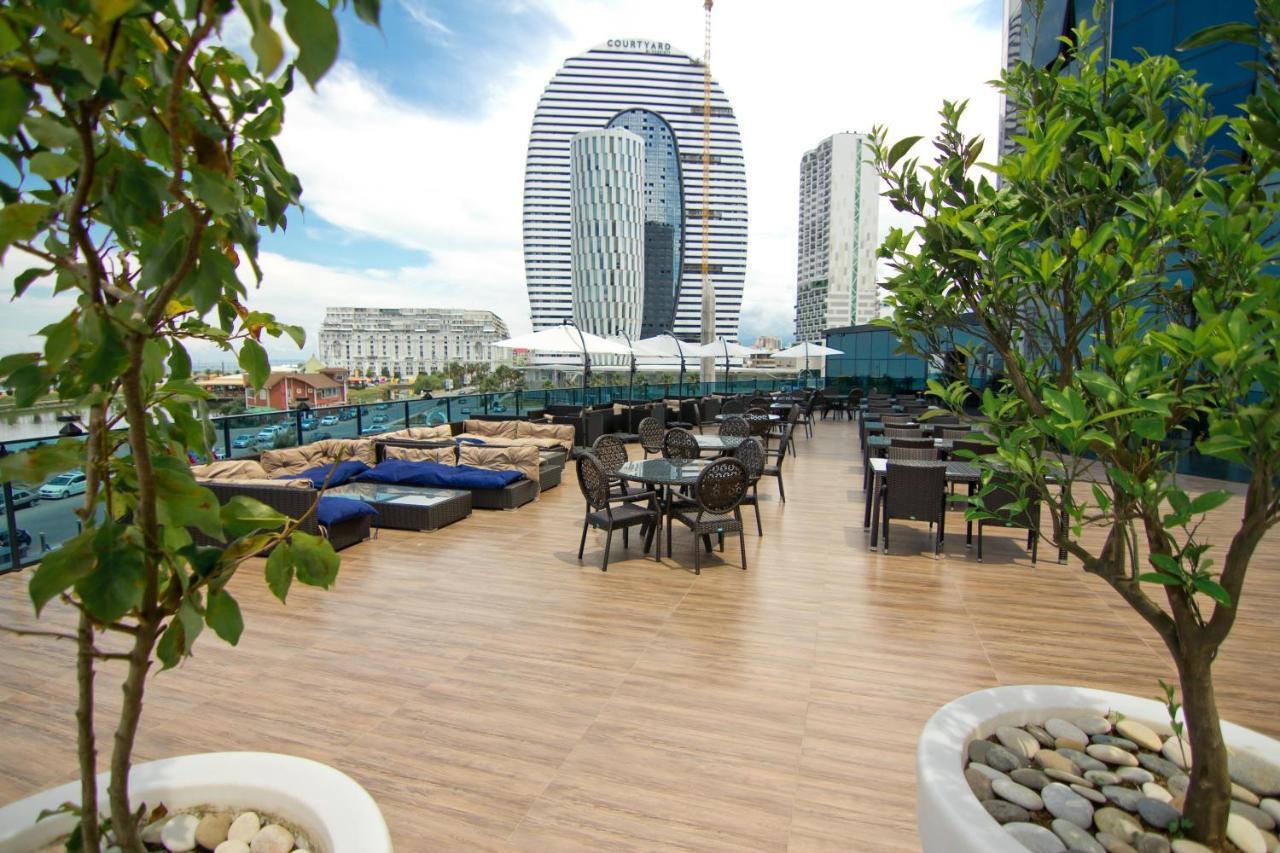 Sky Tower Hotel Batumi Zewnętrze zdjęcie Sky bar