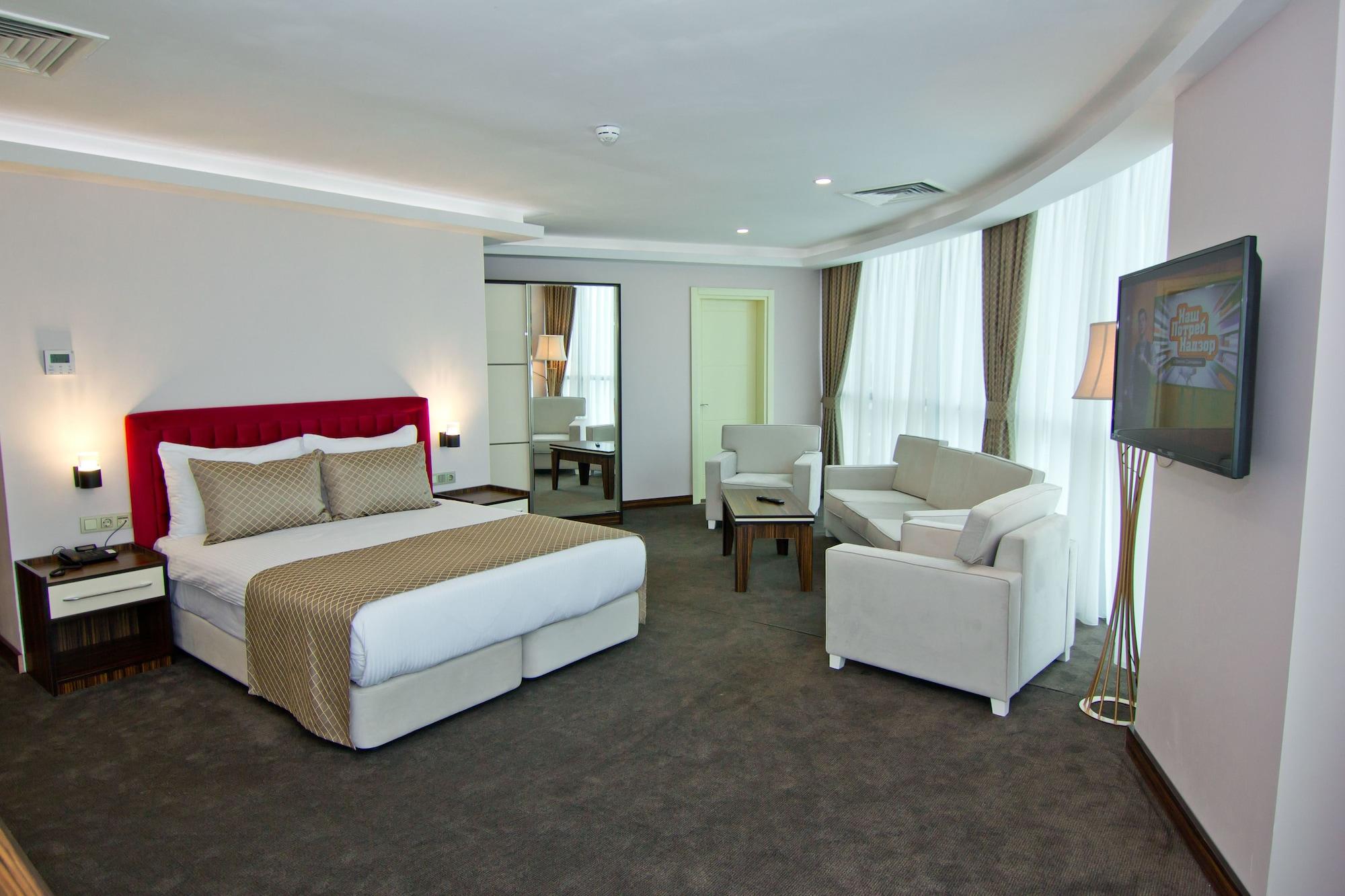 Sky Tower Hotel Batumi Zewnętrze zdjęcie Suite