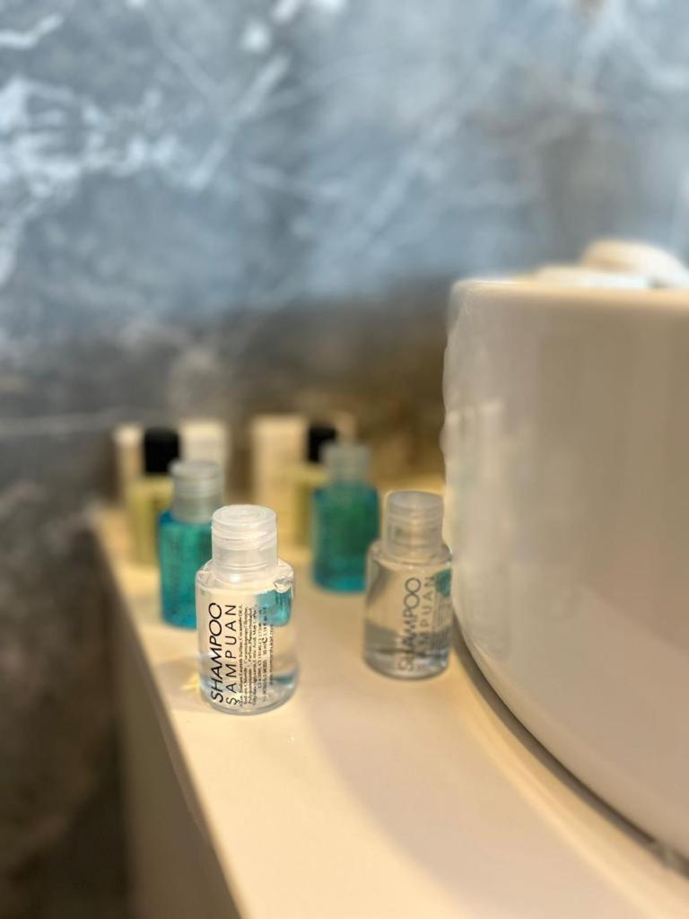 Sky Tower Hotel Batumi Zewnętrze zdjęcie Shampoo and shower gel