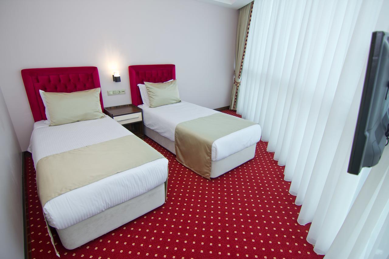 Sky Tower Hotel Batumi Zewnętrze zdjęcie A room at the hotel
