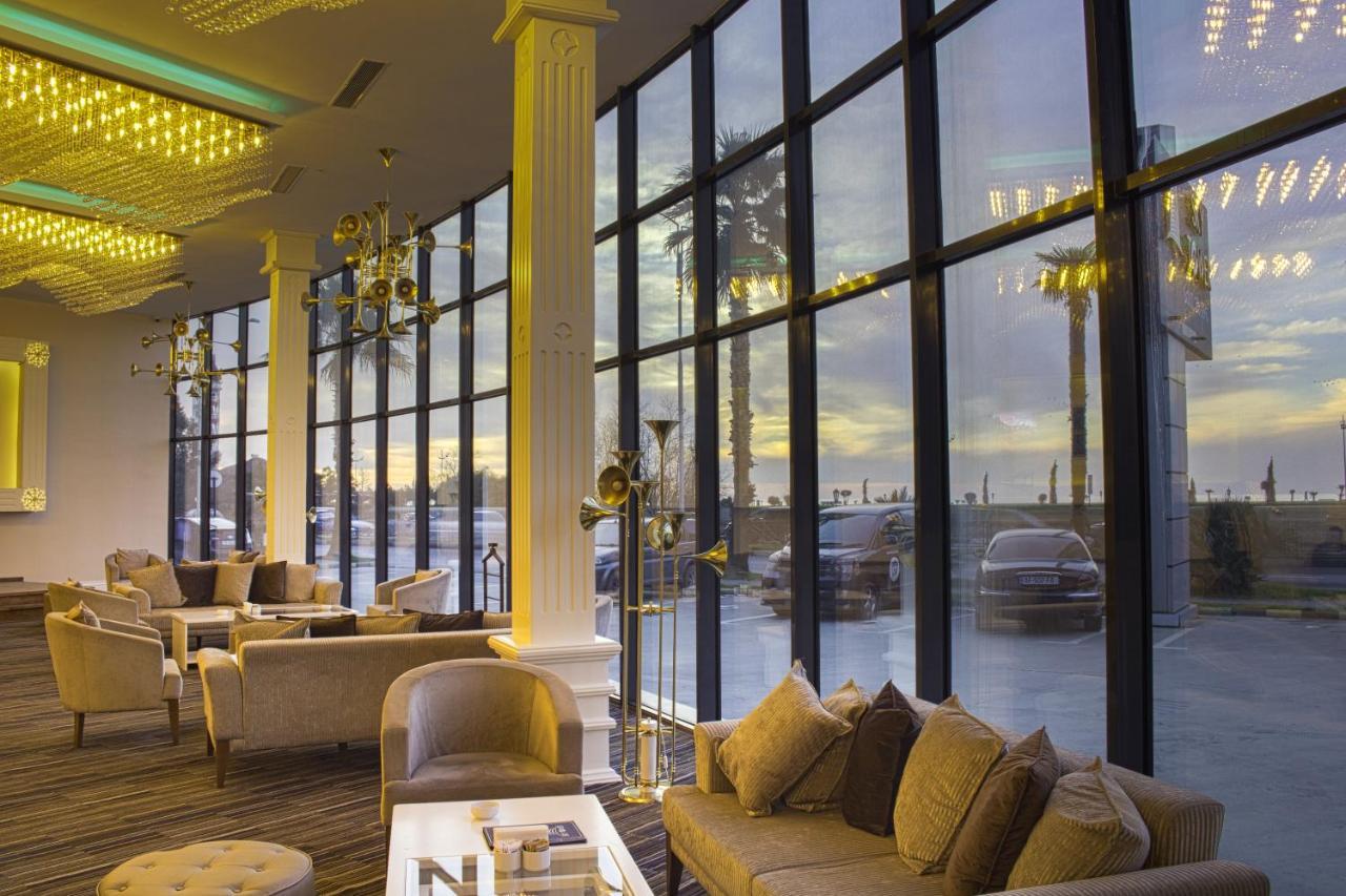 Sky Tower Hotel Batumi Zewnętrze zdjęcie The lounge at the airport