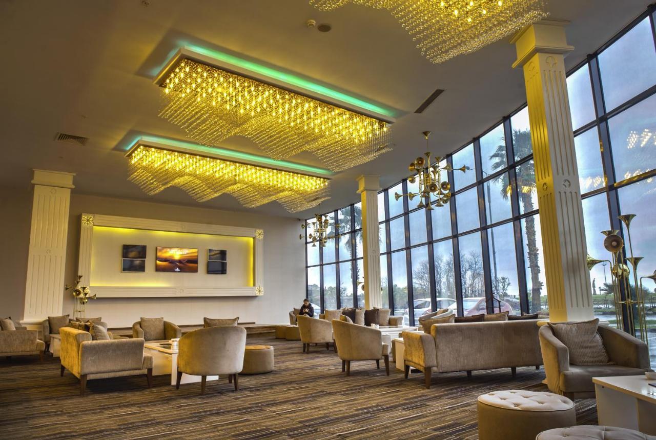 Sky Tower Hotel Batumi Zewnętrze zdjęcie The lobby of the hotel