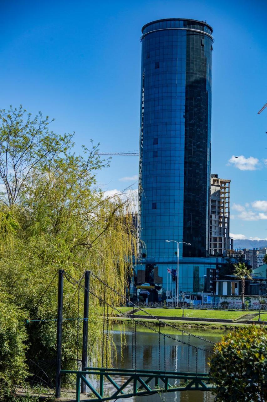 Sky Tower Hotel Batumi Zewnętrze zdjęcie The tower in April 2019